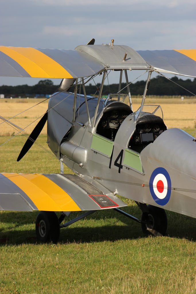 tiger-moth-cockpit-e1380114974620