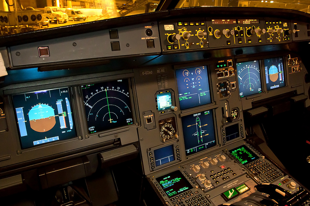 easyjet-cockpit