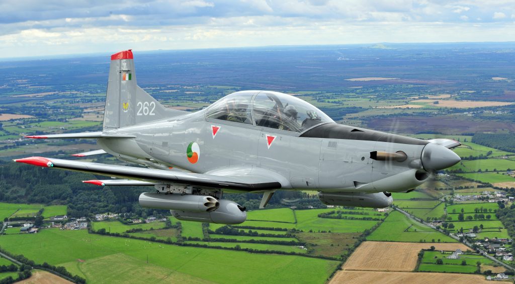 Pilatus_PC-9_of_the_Irish_Air_Corp_flying_in_formation_9