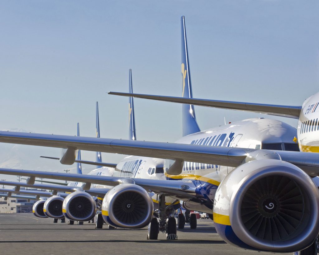 Five Ryanair 737-800 Nose to Tail at Boeing Field K64174