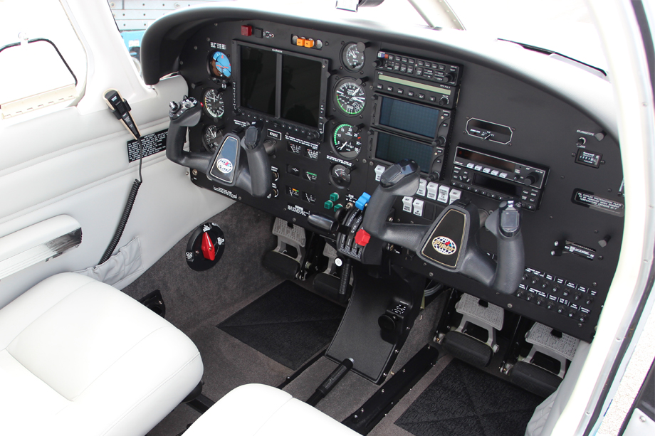 PA28R Cockpit