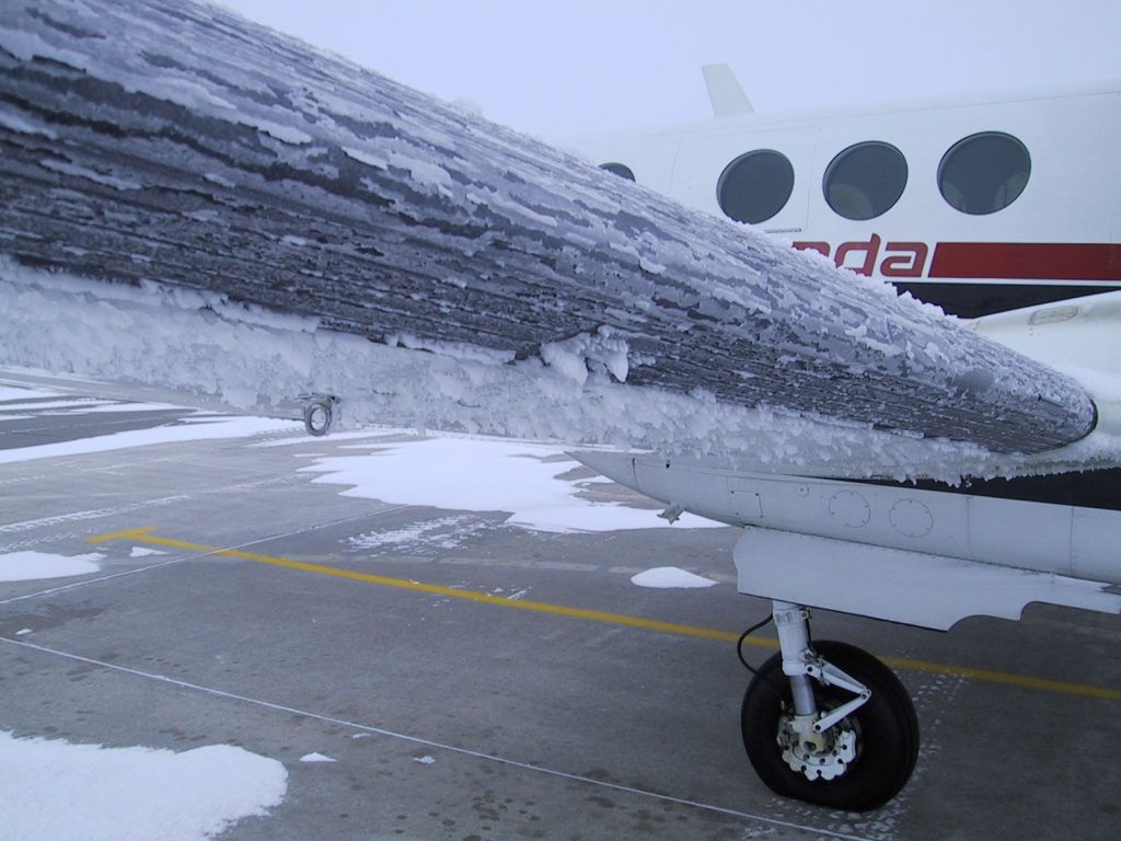 king-air-wing-ice