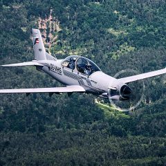 Diamond Aircraft’s new aerobatic trainer makes its debut