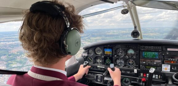 Air League powered, gliding & electric flying scholarships
